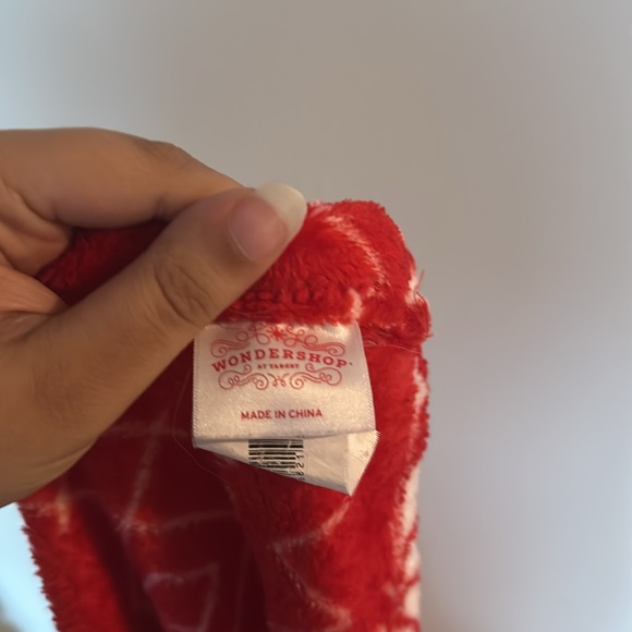 Wondershop Christmas Throw Blanket Snowflakes 50" x 60" Red White Cozy Warm - Picture 3 of 3